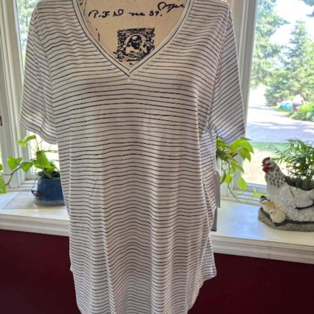 Lot of 4 Woman's Shirts - Picture 4 of 13